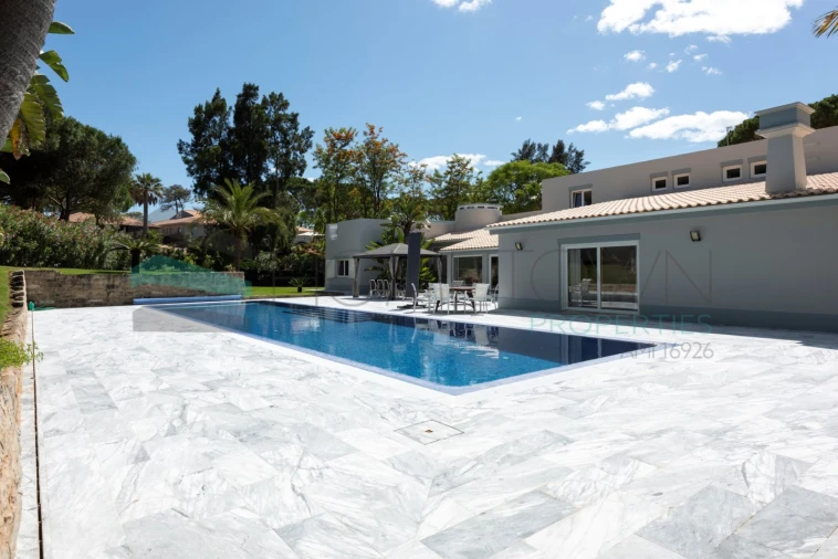 Moradia T5 para Venda em Quarteira Foto 43