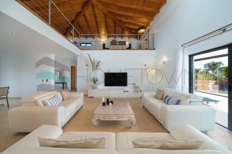 Moradia T3 para Venda em Lagos (São Sebastião e Santa Maria) Foto 3