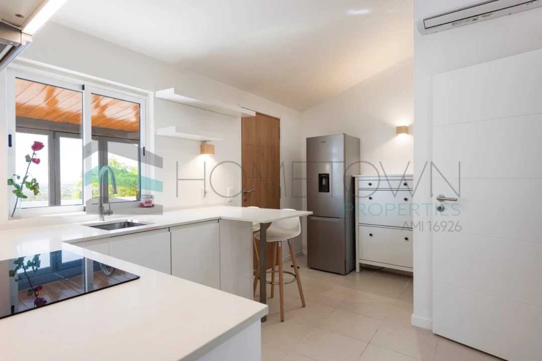 Moradia T2 para Venda em Santa Barbara de Nexe Foto 5