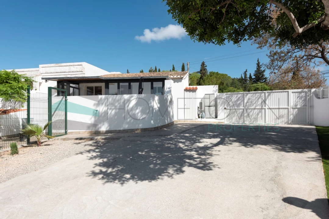 Moradia T2 para Venda em Santa Barbara de Nexe Foto 12