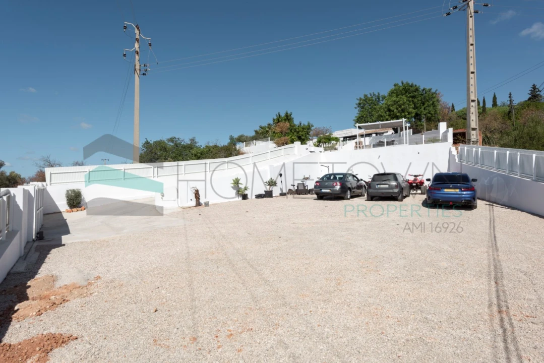 Moradia T2 para Venda em Santa Barbara de Nexe Foto 21