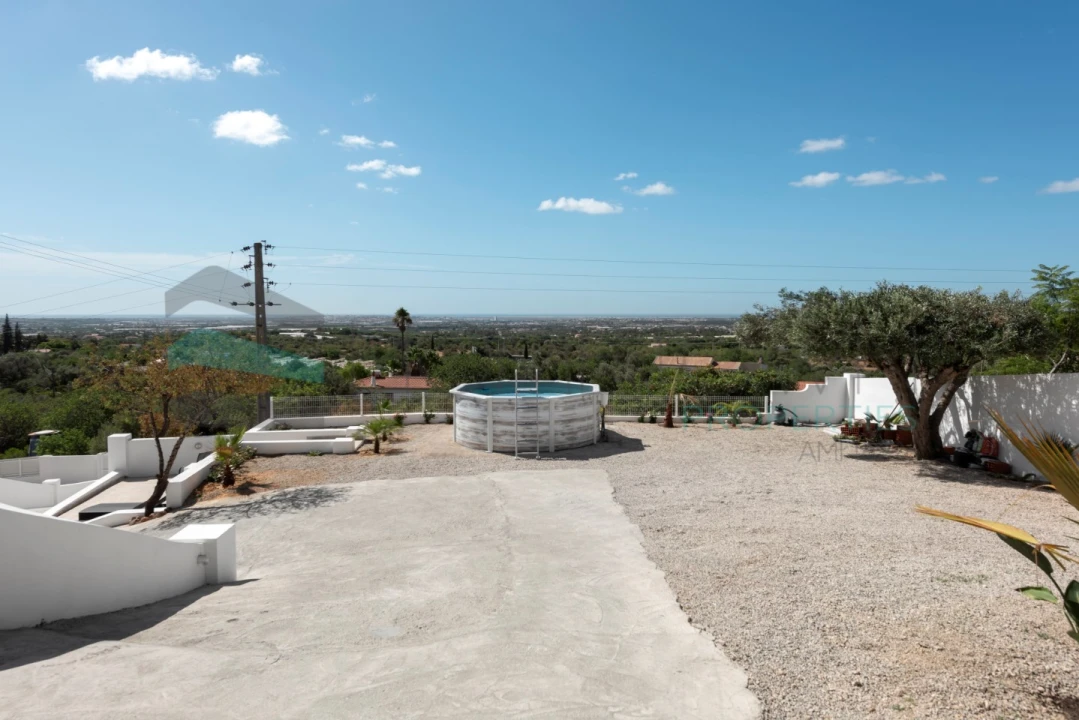 Moradia T2 para Venda em Santa Barbara de Nexe Foto 22