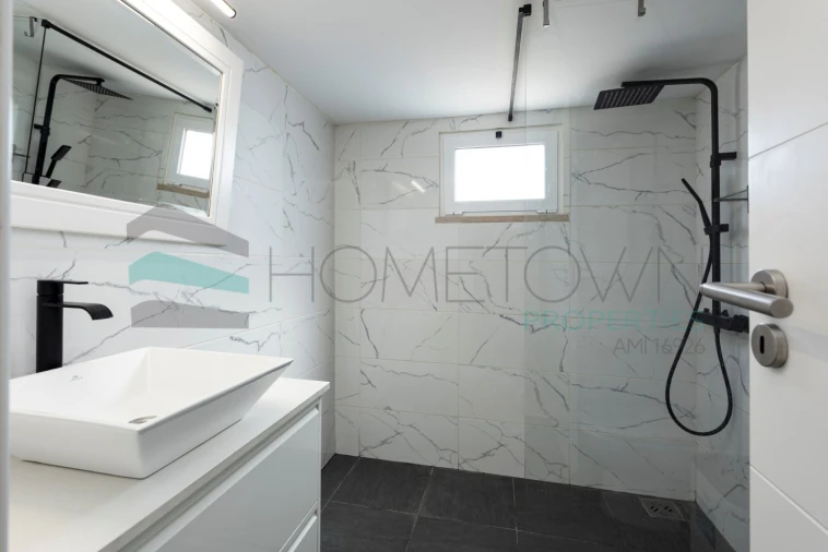 Moradia T2 para Venda em Santa Barbara de Nexe Foto 8