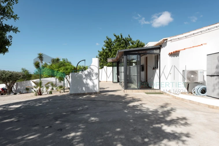 Moradia T2 para Venda em Santa Barbara de Nexe Foto 18