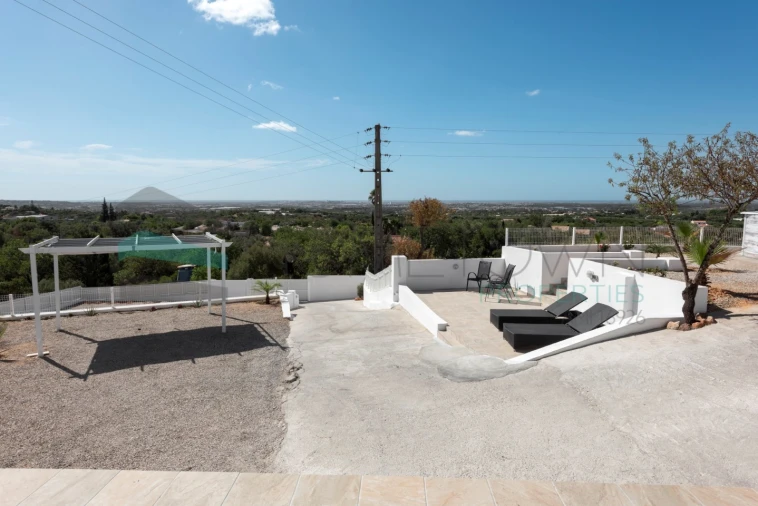 Moradia T2 para Venda em Santa Barbara de Nexe Foto 19