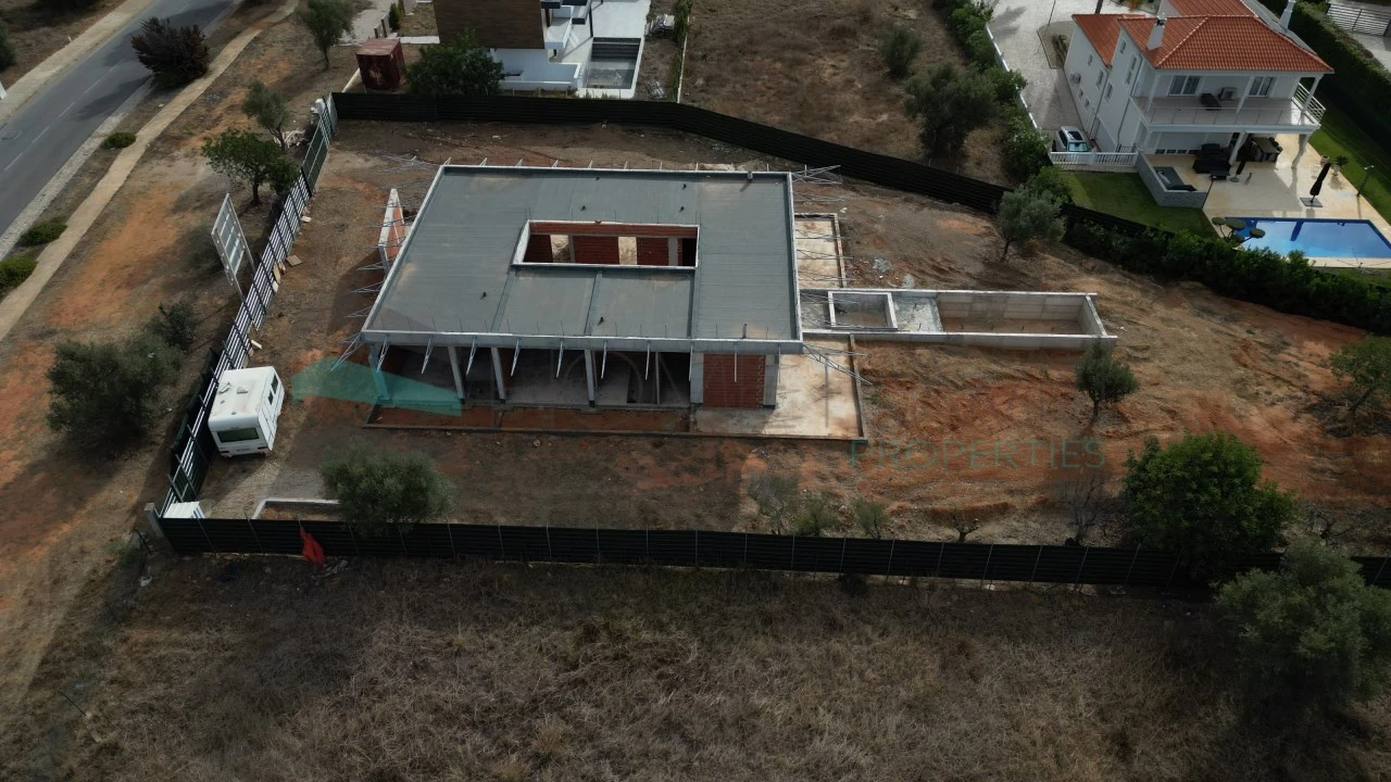 Moradia T4 para Venda em Quarteira Foto 13