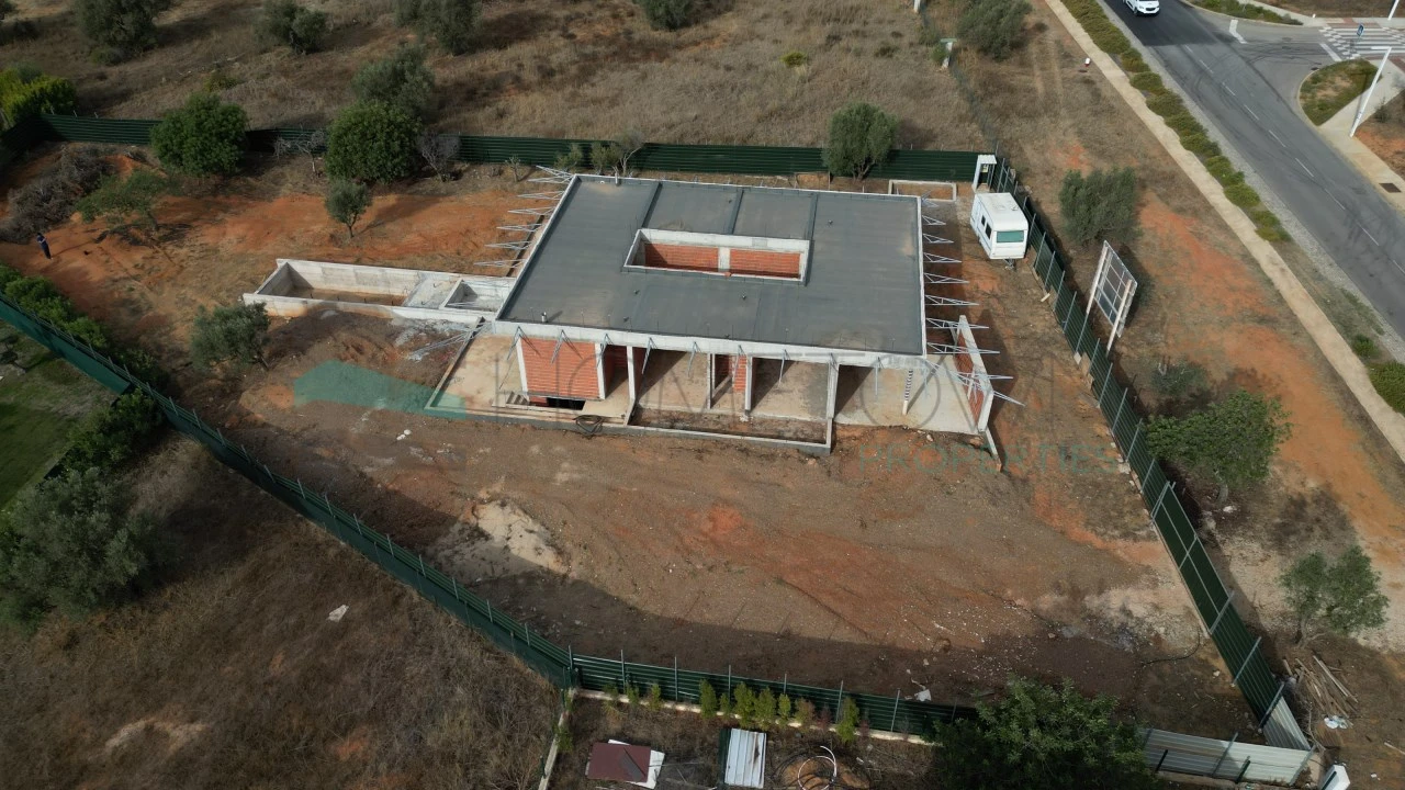 Moradia T4 para Venda em Quarteira Foto 15