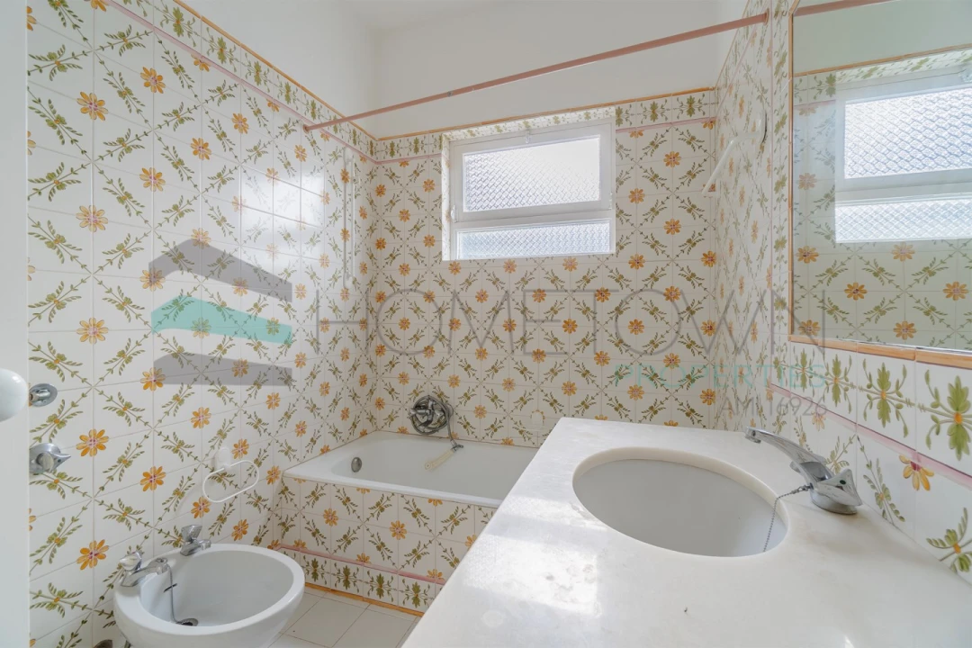 Moradia T6 para Venda em Albufeira e Olhos de Água Foto 15