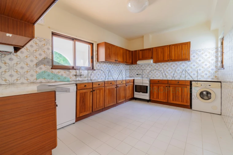 Moradia T6 para Venda em Albufeira e Olhos de Água Foto 5