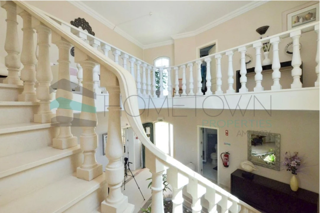 Moradia T5 para Venda em Albufeira e Olhos de Água Foto 12