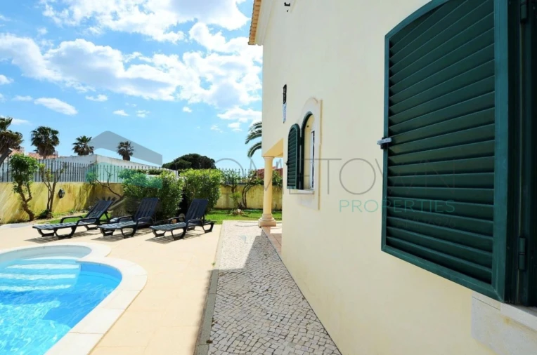 Moradia T5 para Venda em Albufeira e Olhos de Água Foto 9