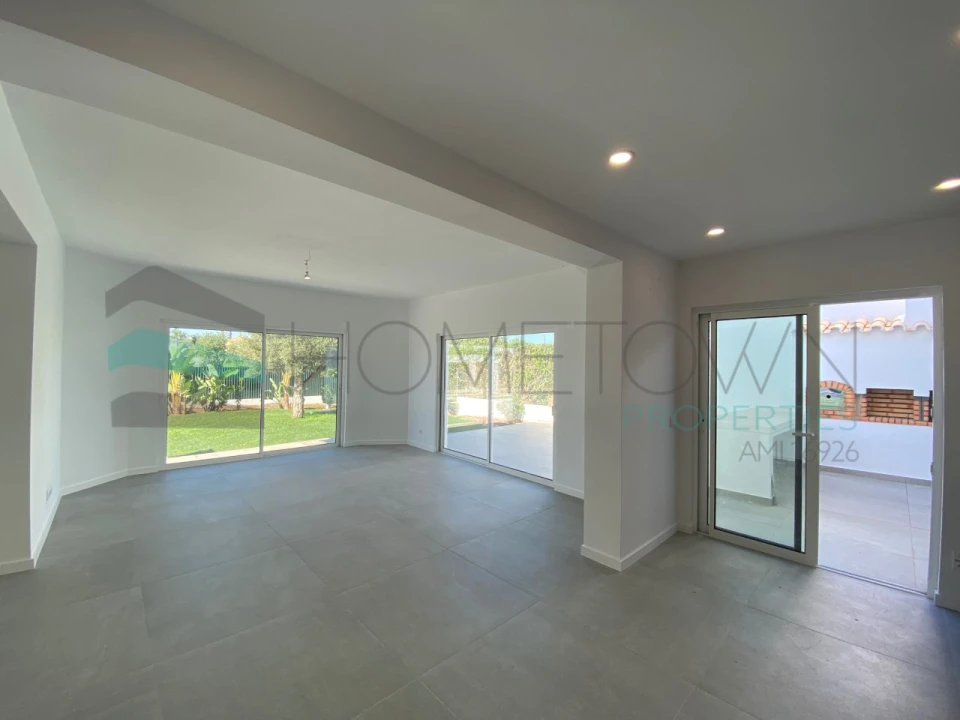 Moradia T3 para Venda em Quarteira Foto 7