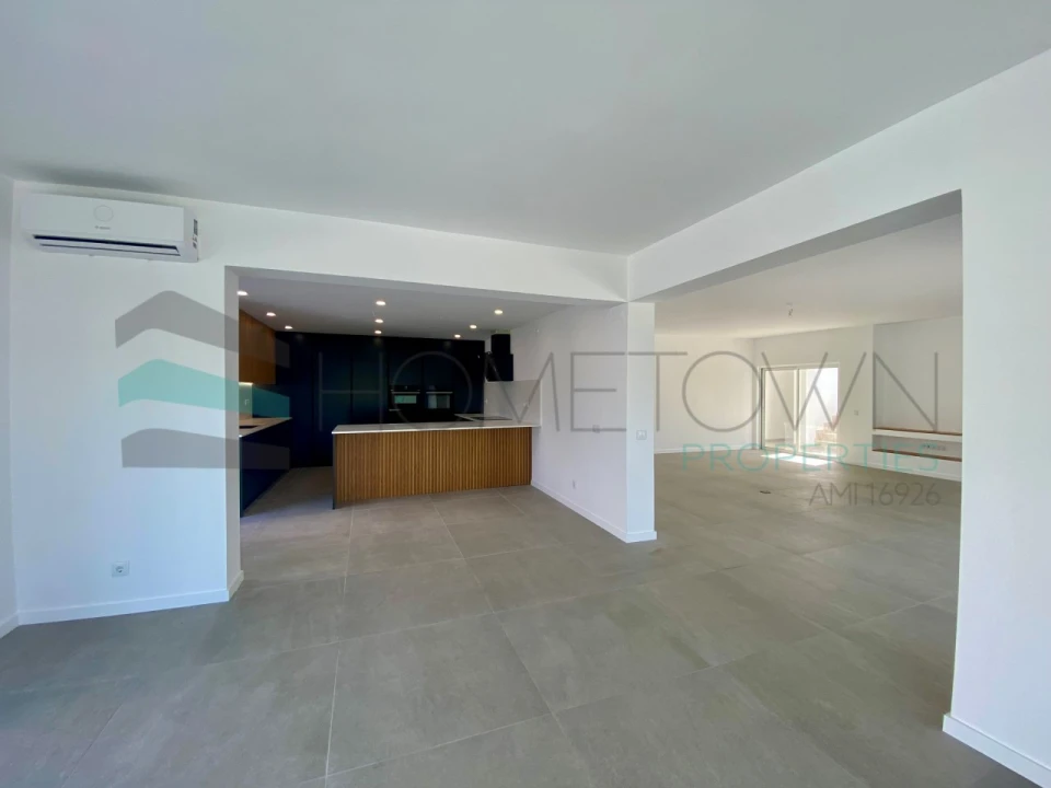 Moradia T3 para Venda em Quarteira Foto 8