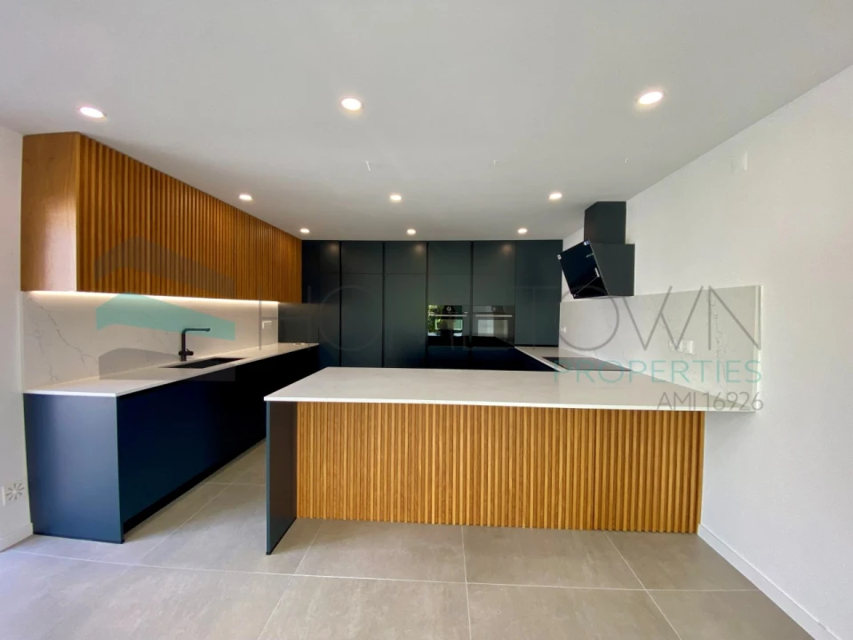 Moradia T3 para Venda em Quarteira Foto 9