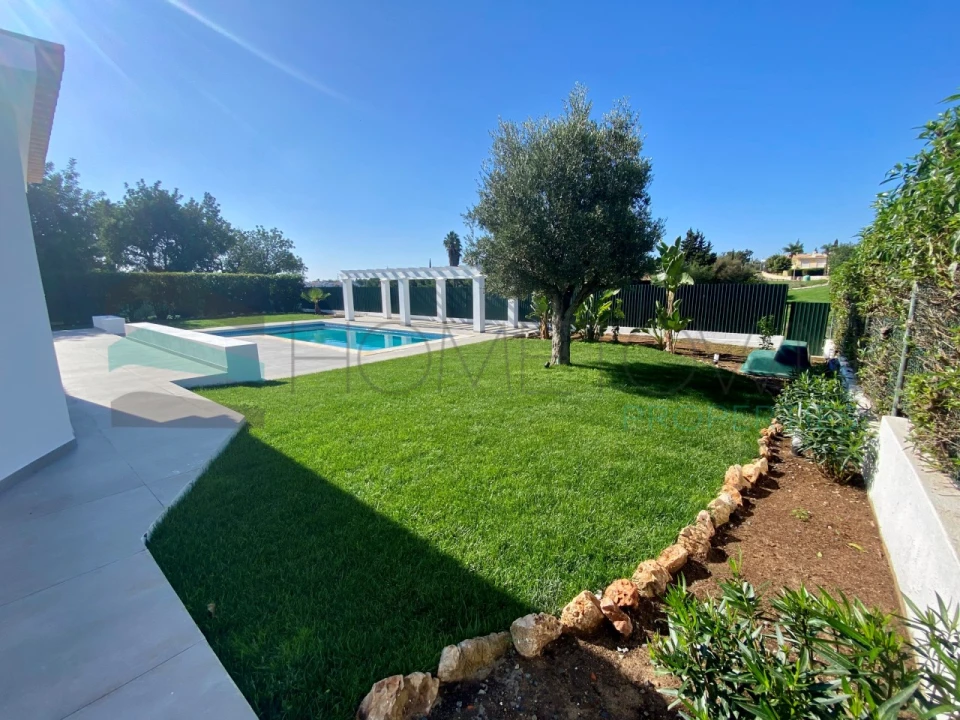 Moradia T3 para Venda em Quarteira Foto 30