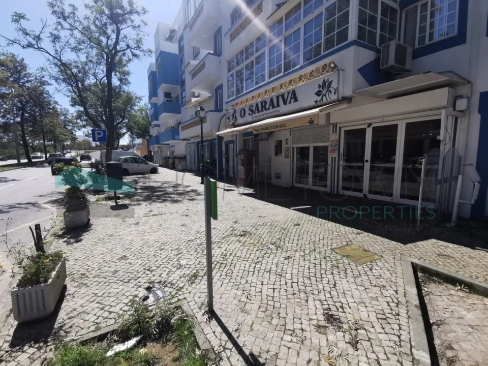 Negócio para Venda em Quarteira Foto 1