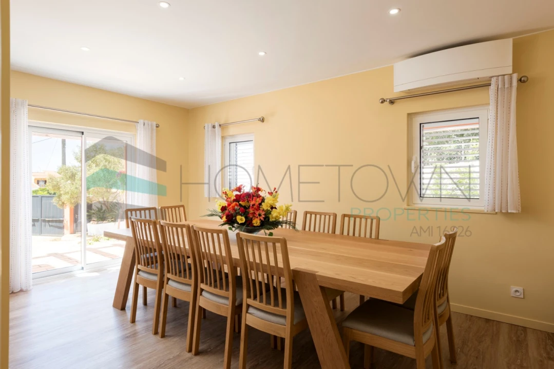 Moradia T5 para Venda em Almancil Foto 11