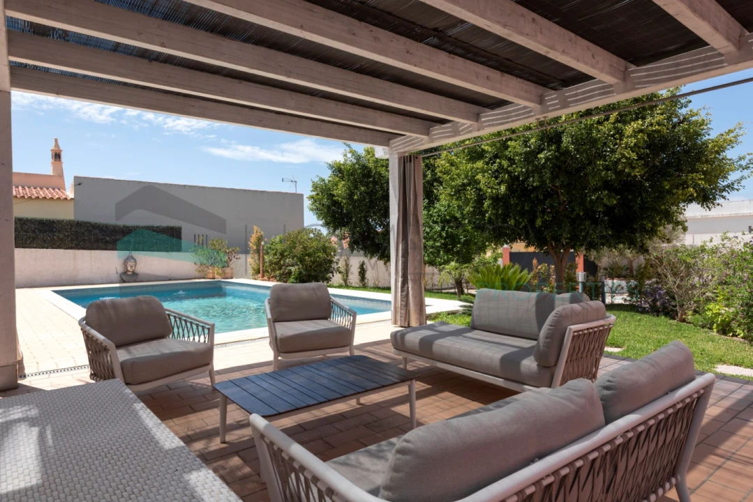 Moradia T5 para Venda em Almancil Foto 1