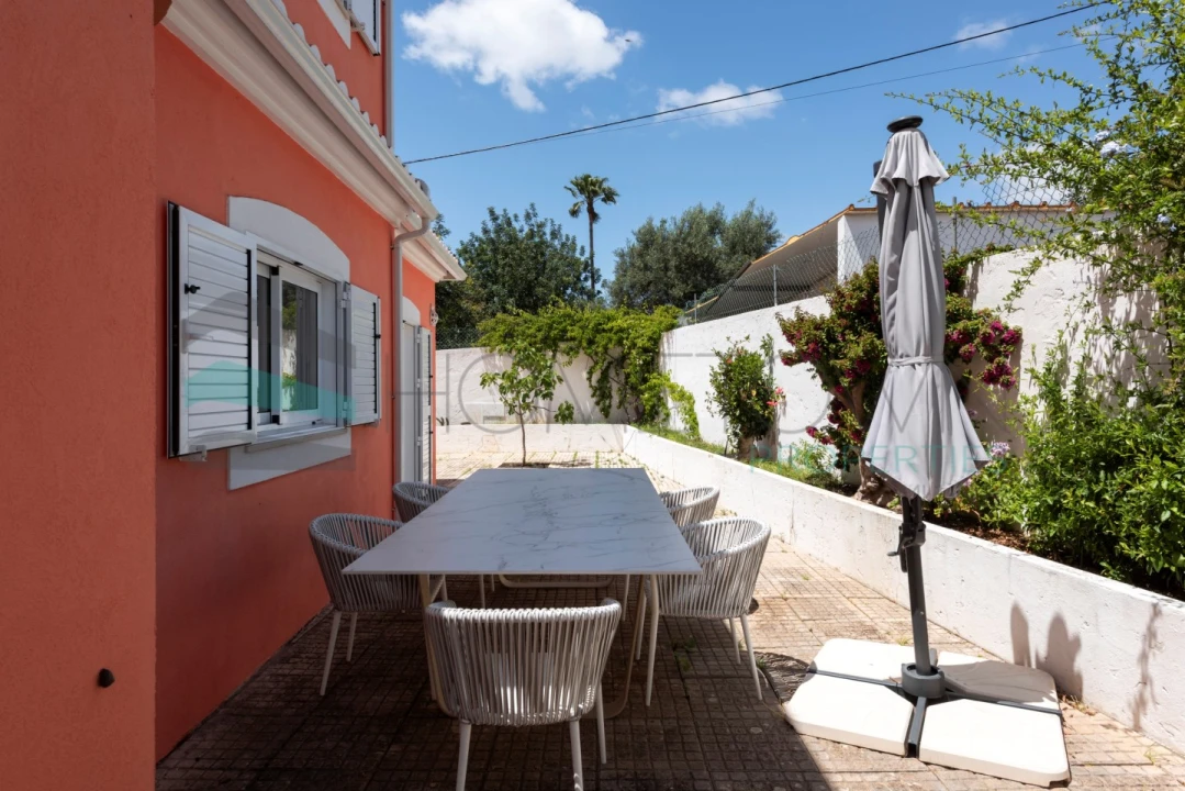 Moradia T5 para Venda em Almancil Foto 49