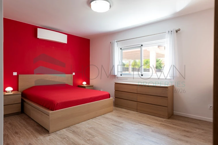 Moradia T5 para Venda em Almancil Foto 18