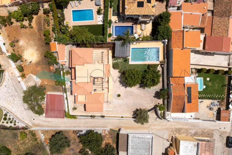 Moradia T5 para Venda em Almancil Foto 51