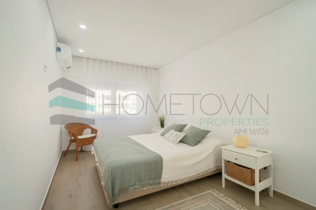 Apartamento T2 para Venda em Quarteira Foto 5