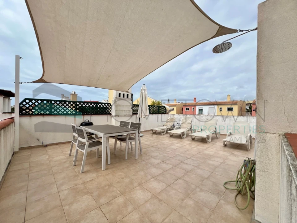 Apartamento T2 para Venda em Quarteira Foto 18