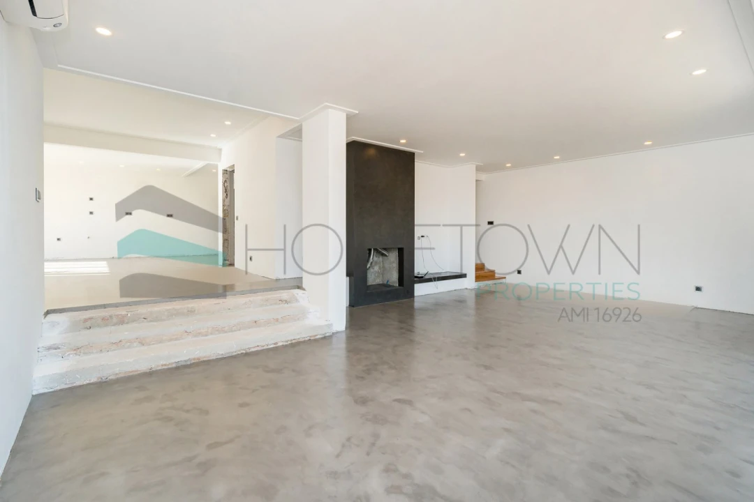 Moradia T5 para Venda em Quarteira Foto 9