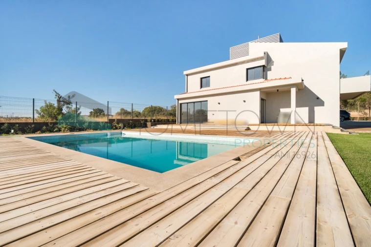 Moradia T5 para Venda em Quarteira Foto 40