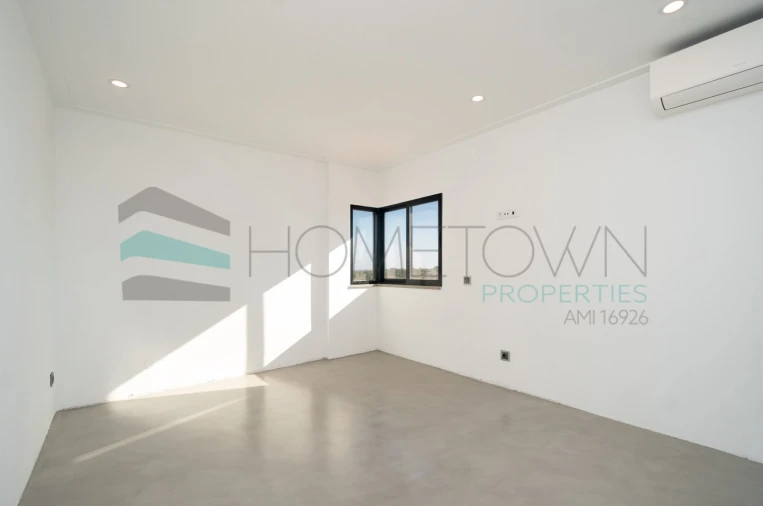 Moradia T5 para Venda em Quarteira Foto 30