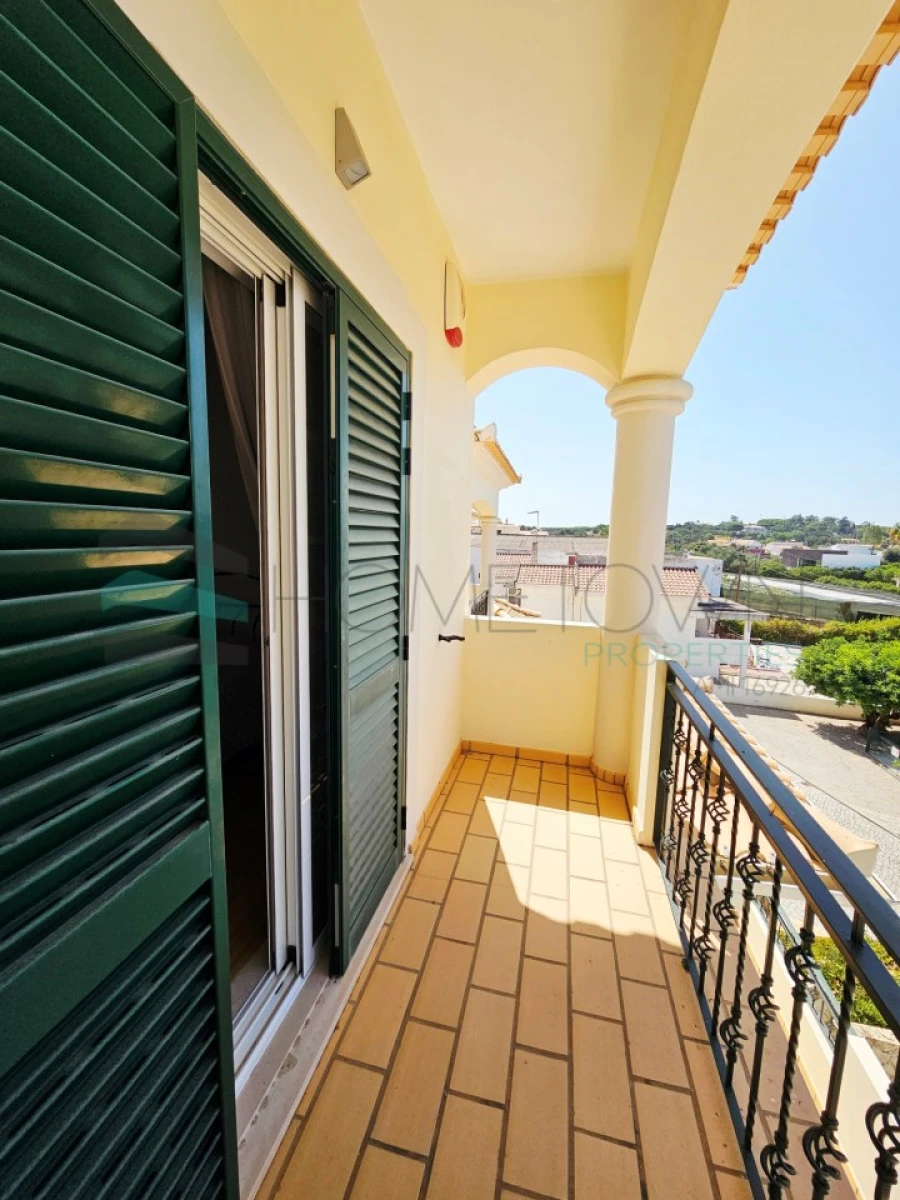 Moradia T3 para Venda em Almancil Foto 23