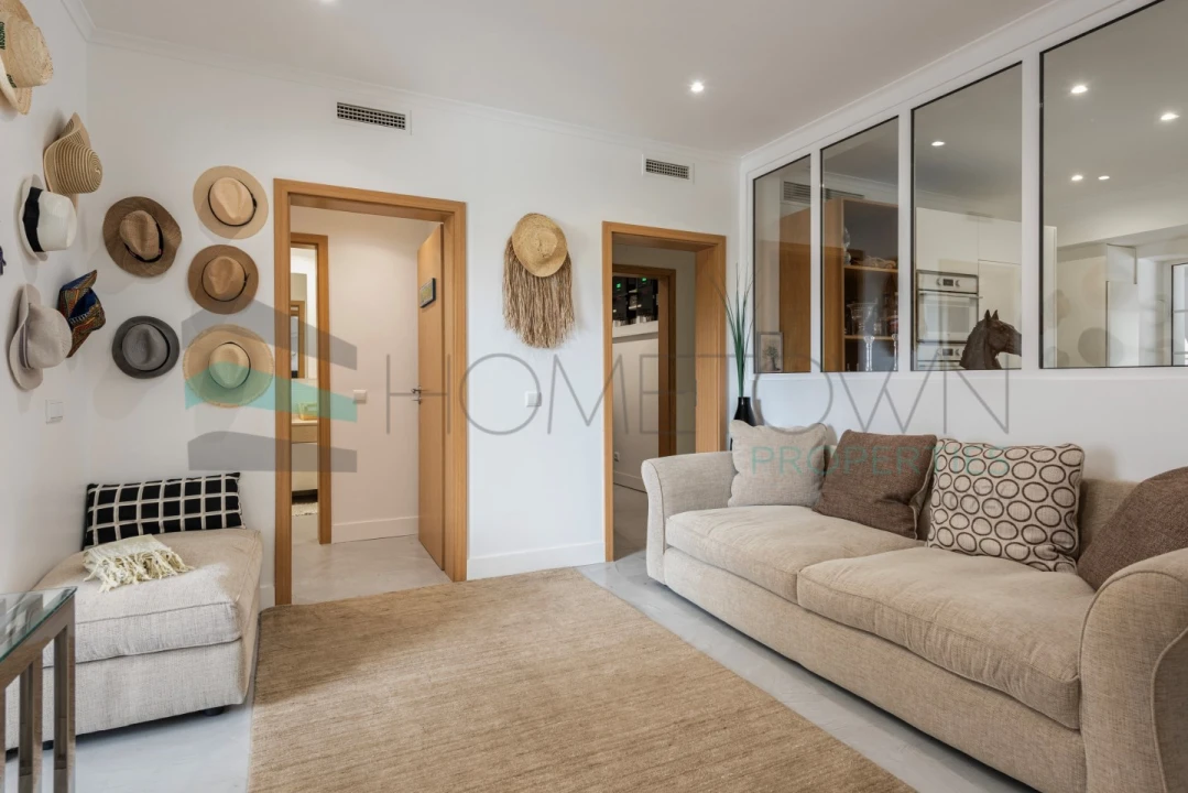 Moradia T7 para Venda em Santa Barbara de Nexe Foto 52