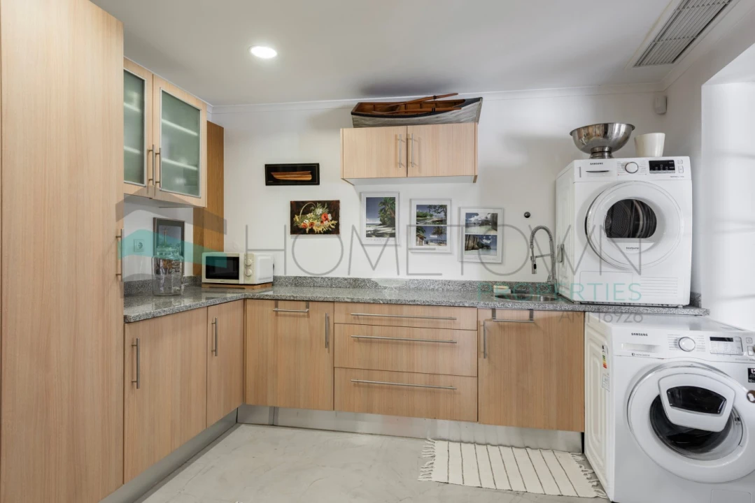 Moradia T7 para Venda em Santa Barbara de Nexe Foto 53