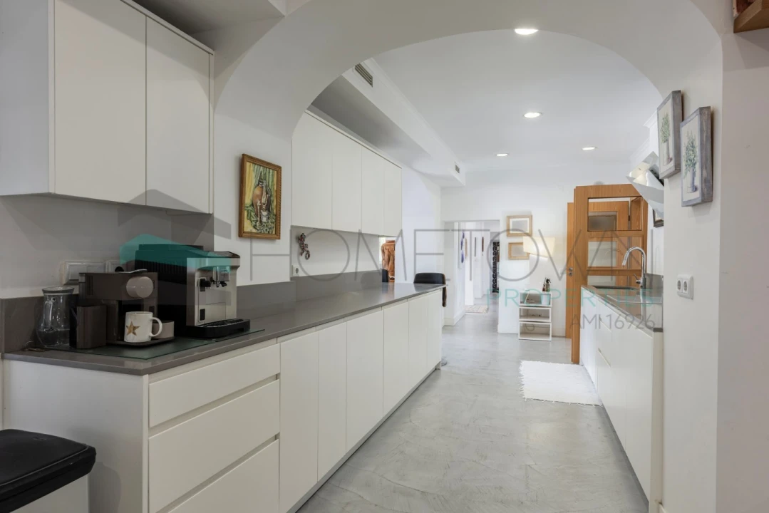 Moradia T7 para Venda em Santa Barbara de Nexe Foto 4