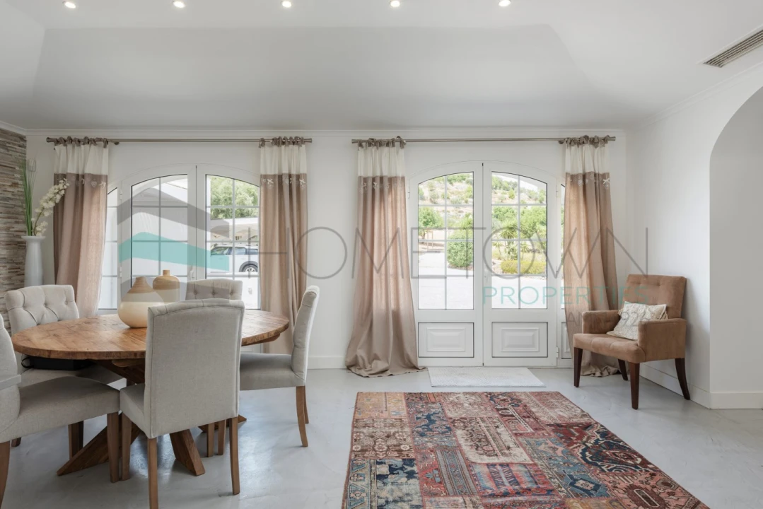 Moradia T7 para Venda em Santa Barbara de Nexe Foto 11