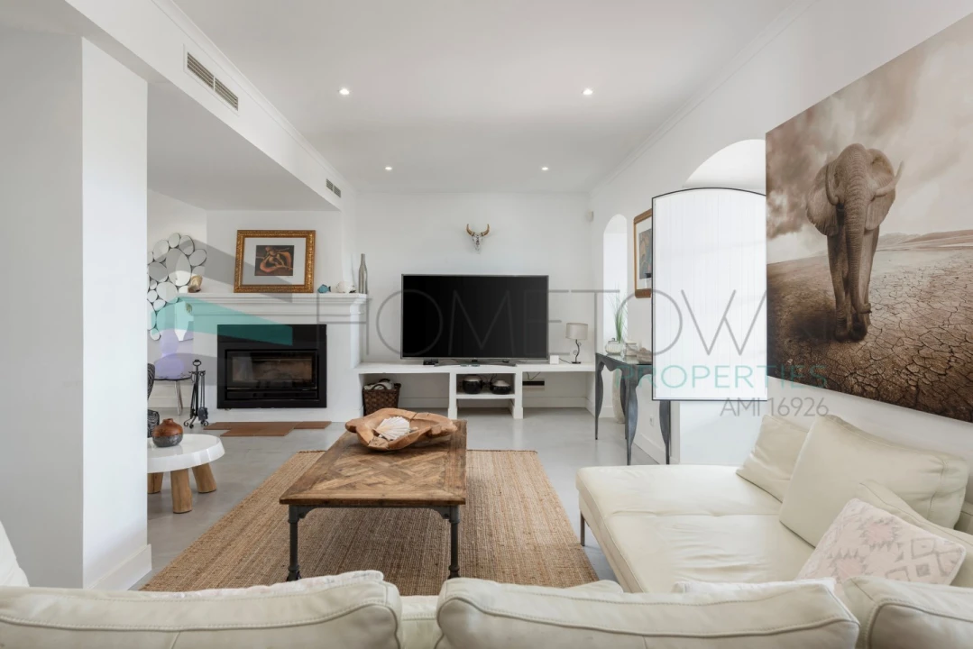 Moradia T7 para Venda em Santa Barbara de Nexe Foto 15