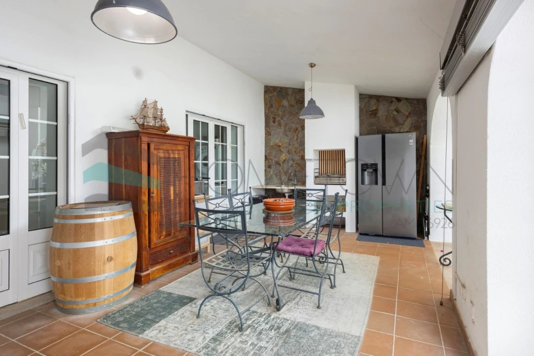 Moradia T7 para Venda em Santa Barbara de Nexe Foto 30