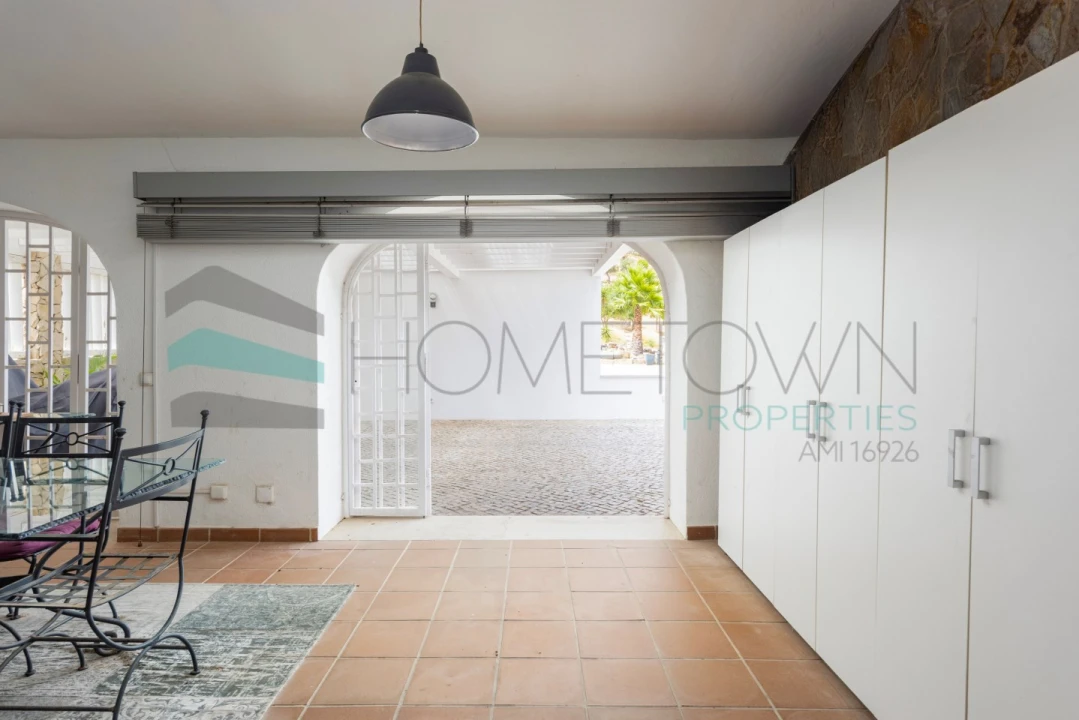 Moradia T7 para Venda em Santa Barbara de Nexe Foto 31