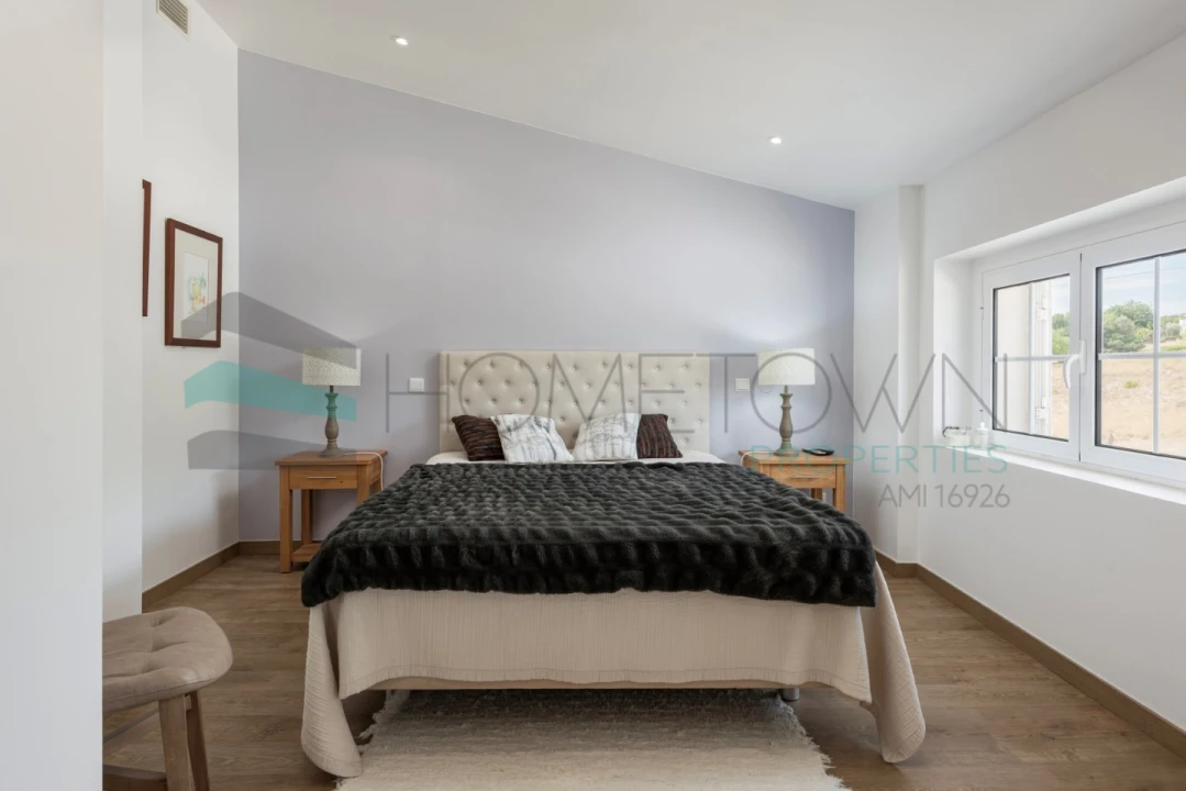 Moradia T7 para Venda em Santa Barbara de Nexe Foto 38