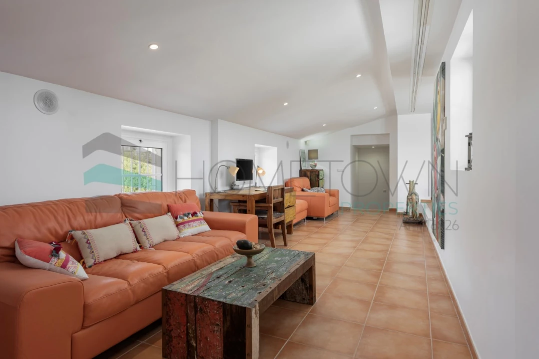 Moradia T7 para Venda em Santa Barbara de Nexe Foto 46