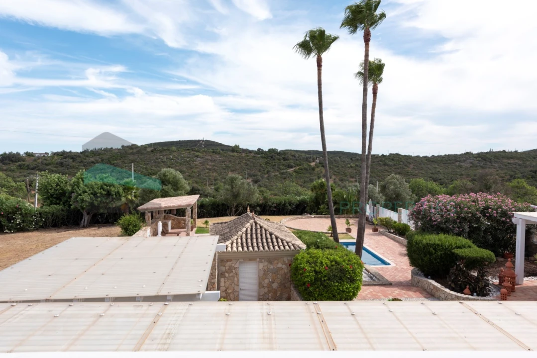 Moradia T7 para Venda em Santa Barbara de Nexe Foto 25