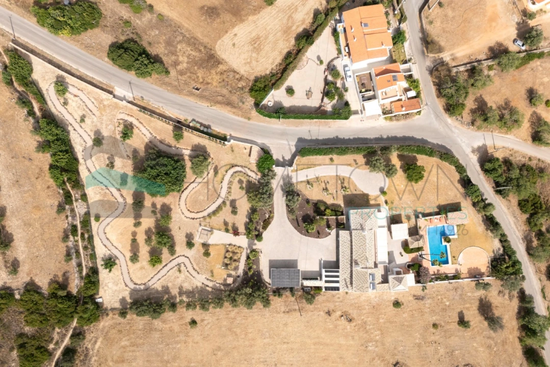 Moradia T7 para Venda em Santa Barbara de Nexe Foto 65