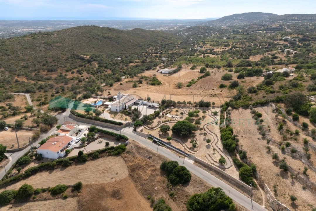 Moradia T7 para Venda em Santa Barbara de Nexe Foto 70