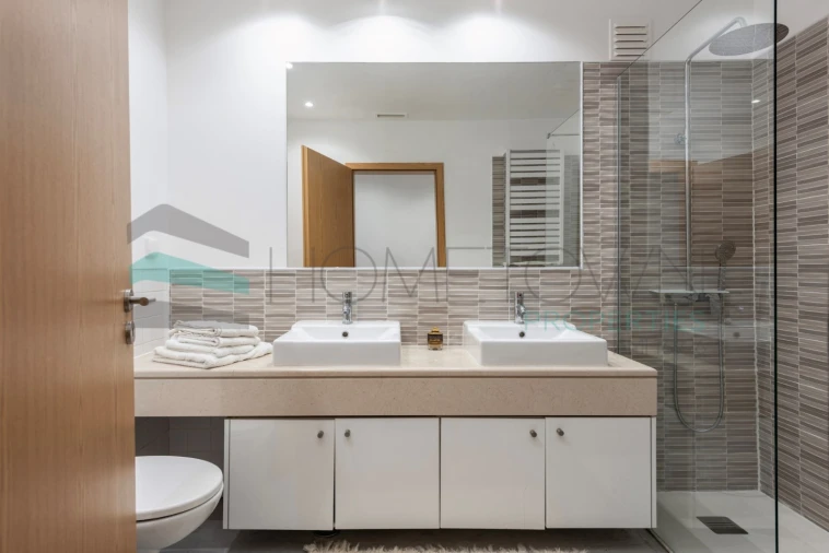 Moradia T7 para Venda em Santa Barbara de Nexe Foto 23