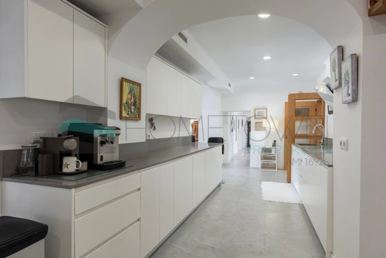 Moradia T7 para Venda em Santa Barbara de Nexe Foto 4