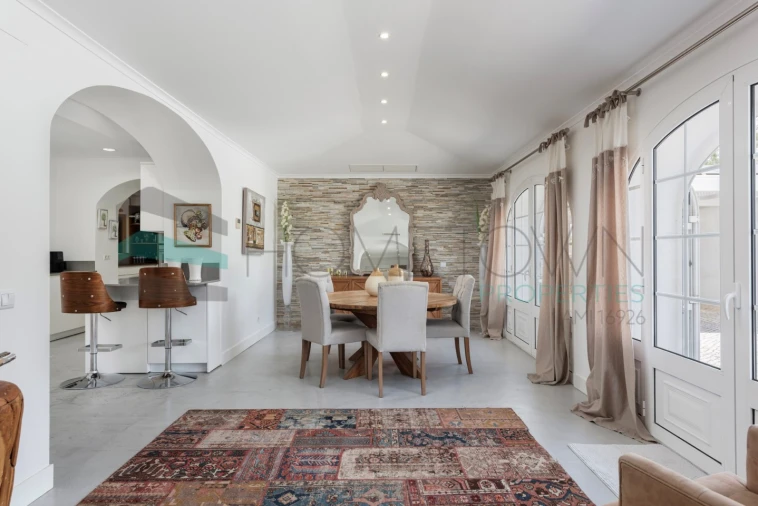 Moradia T7 para Venda em Santa Barbara de Nexe Foto 3