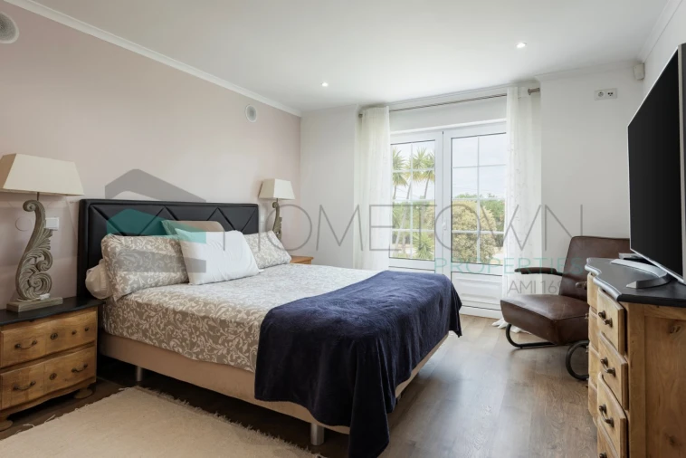 Moradia T7 para Venda em Santa Barbara de Nexe Foto 27