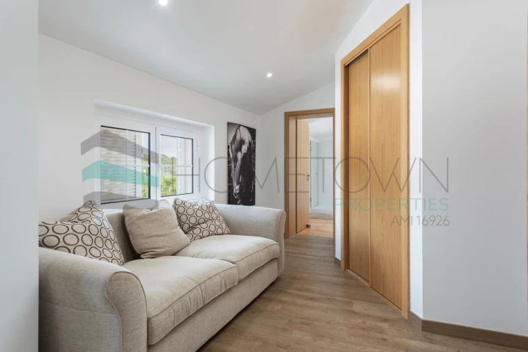 Moradia T7 para Venda em Santa Barbara de Nexe Foto 39