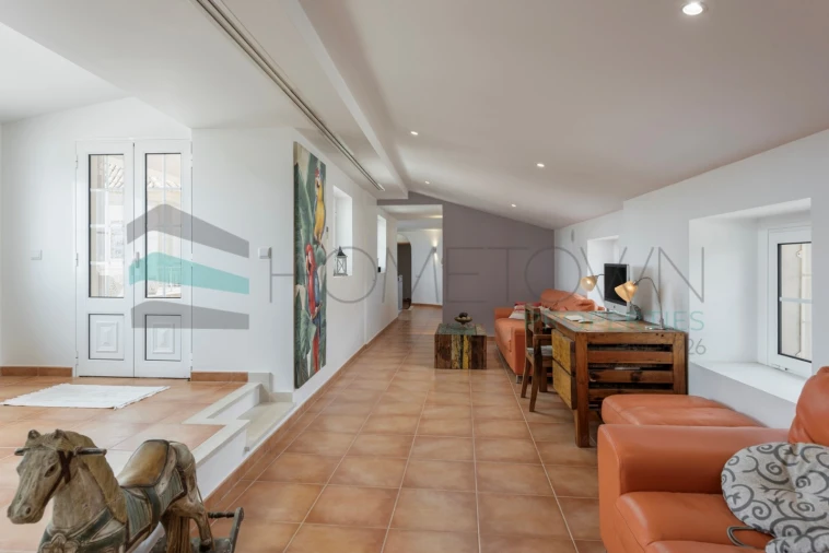 Moradia T7 para Venda em Santa Barbara de Nexe Foto 48