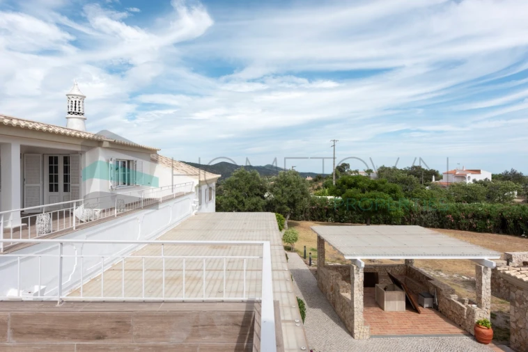 Moradia T7 para Venda em Santa Barbara de Nexe Foto 24